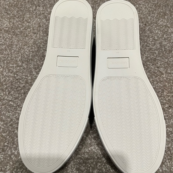 BNWOT UNTUCKIT men’s leather shoes grey size 12 - Picture 3 of 5